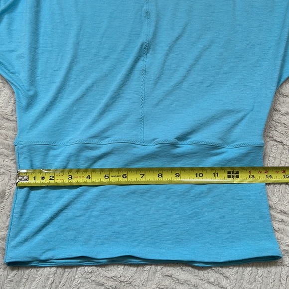 Free People x FP Movement Sky High Long Sleeve Oversized Top Ice Bath Blue Small - Picture 13 of 16